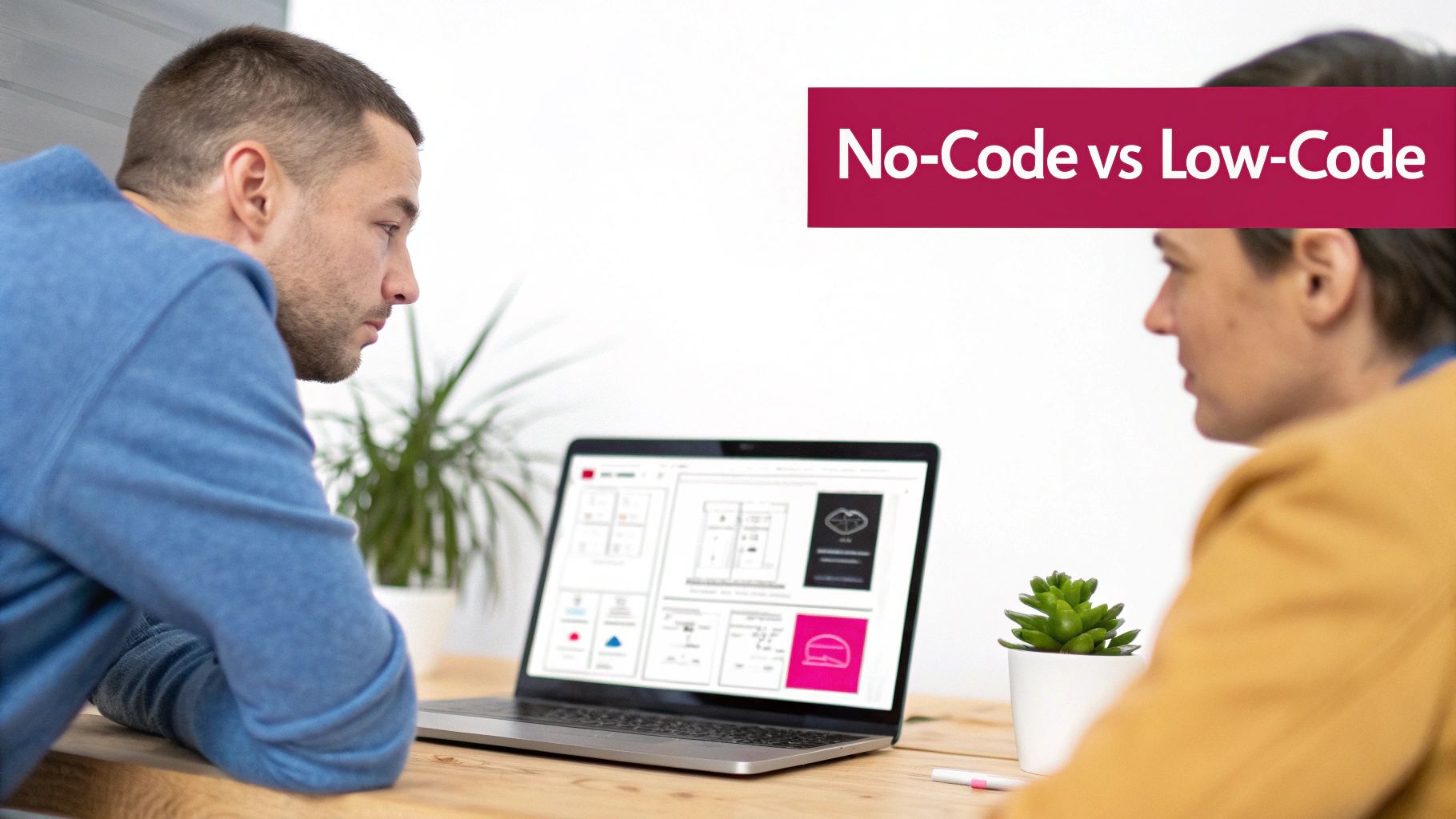 Deux personnes regardent un ordinateur portable affichant une interface d'application. Une bannière indique 'No-Code vs Low-Code'.